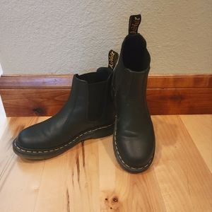 Dr. Martens 2976 Chelsea boots